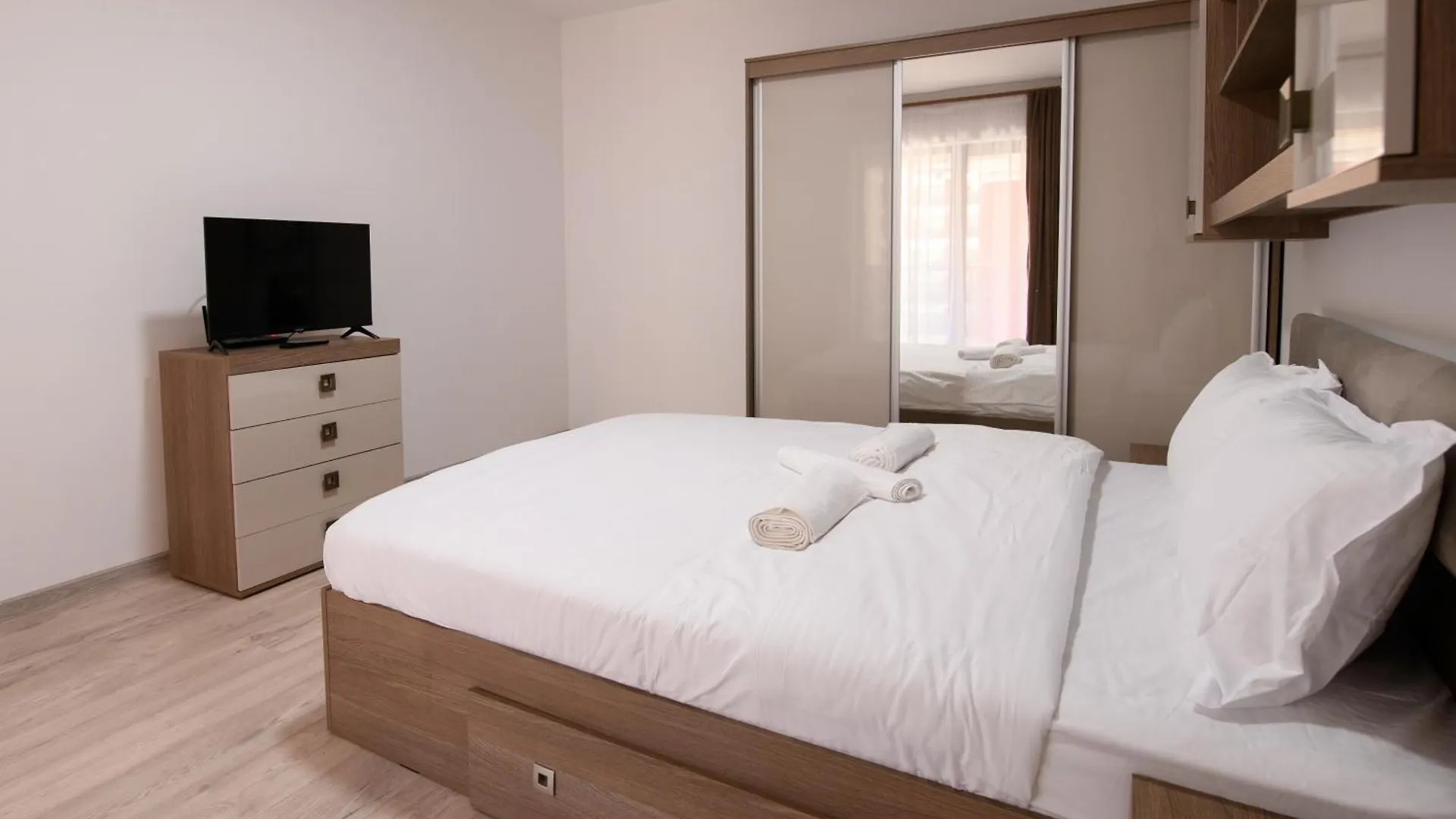 Smart Living Plaza Apartment Bucureşti 0*,  România