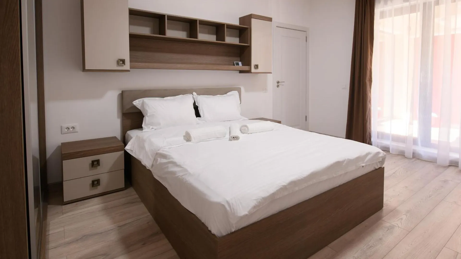 Smart Living Plaza Apartment Bucureşti 0*,
