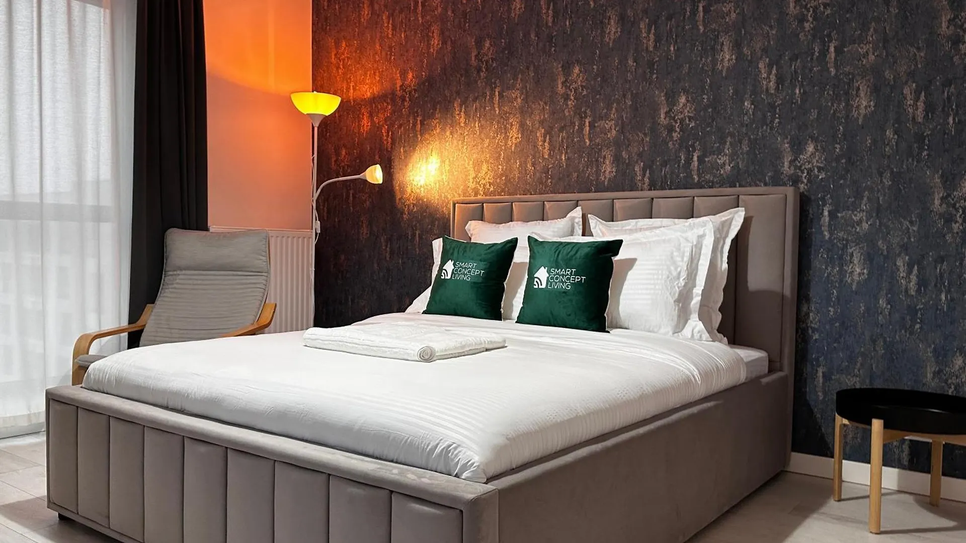 Smart Living Plaza Apartment Bucharest